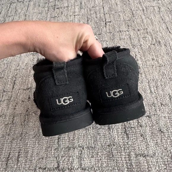 Ugg kids classic ultra mini boot black size 3 - Picture 5 of 9